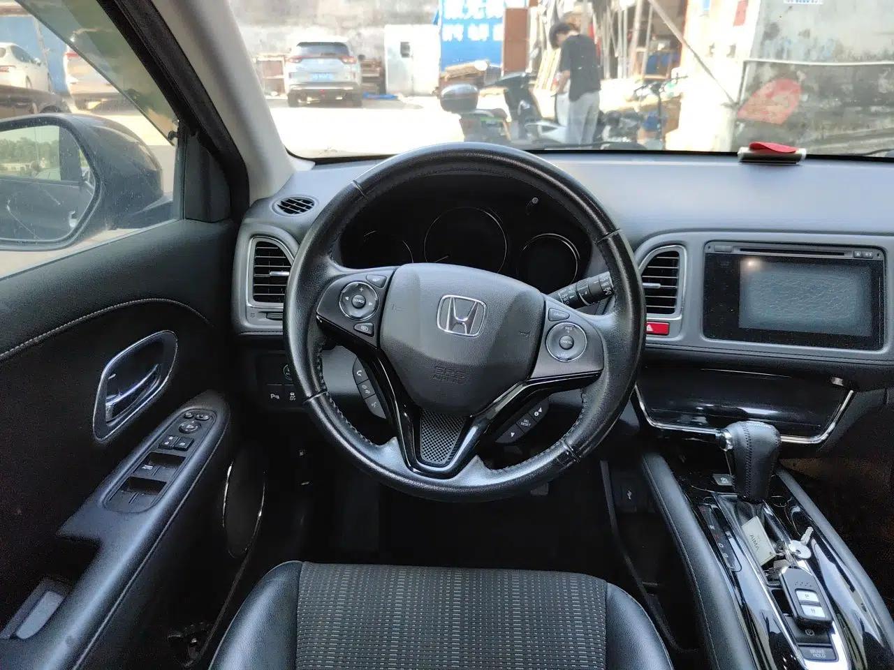 Honda Vezel 2015 1.8L CVT 2WD Luxury Model — миниатюра 10