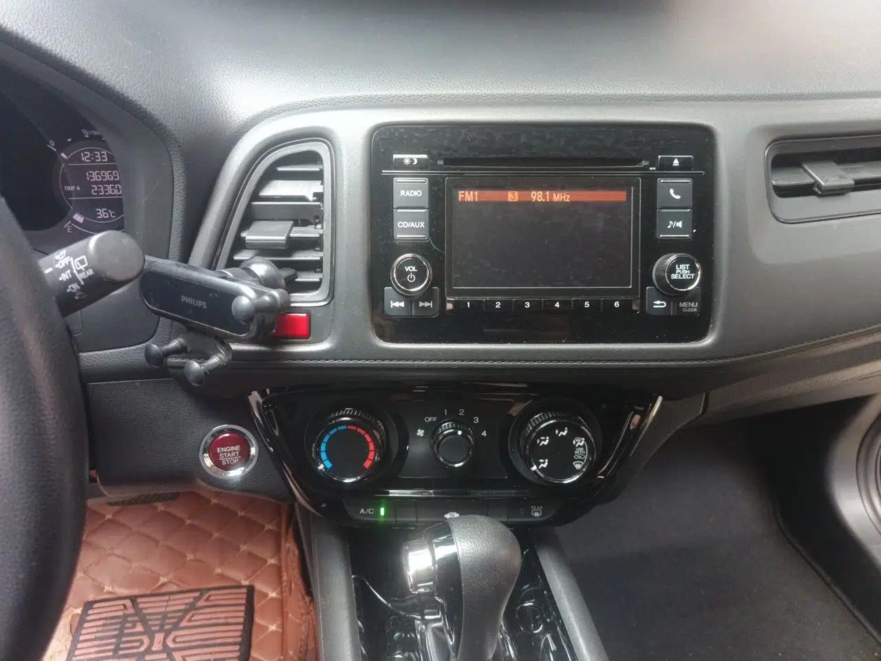 Honda Vezel 2017 1.8L CVT Front-Wheel Drive Pioneer Edition — миниатюра 13
