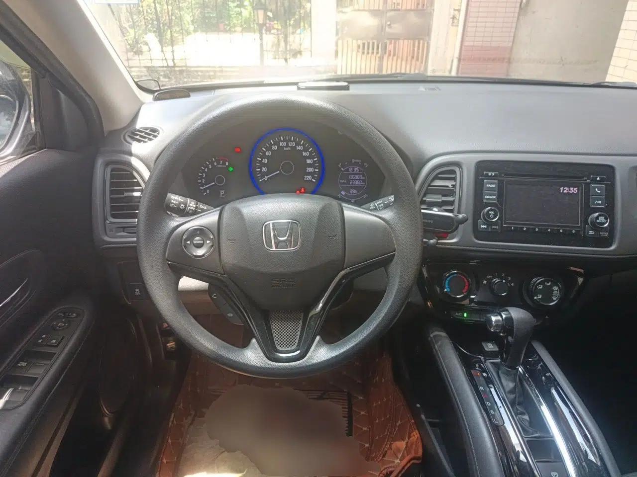 Honda Vezel 2017 1.8L CVT Front-Wheel Drive Pioneer Edition — миниатюра 10