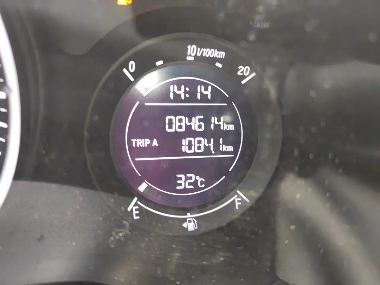 Honda Vezel 2015 1.5L CVT two-wheel drive Comfort trim — миниатюра 12