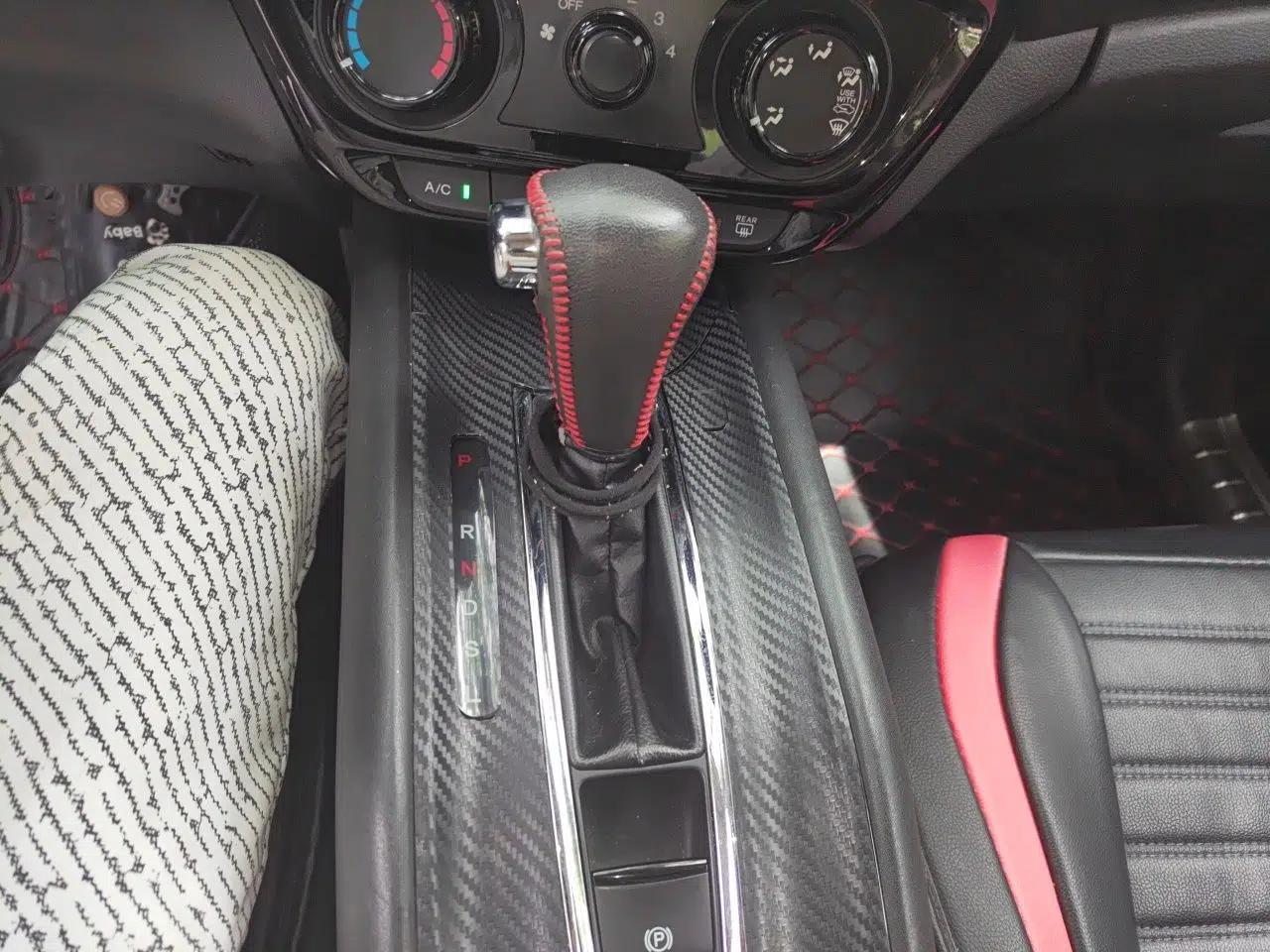 Honda Vezel 2015 1.5L CVT two-wheel drive Comfort trim — миниатюра 14