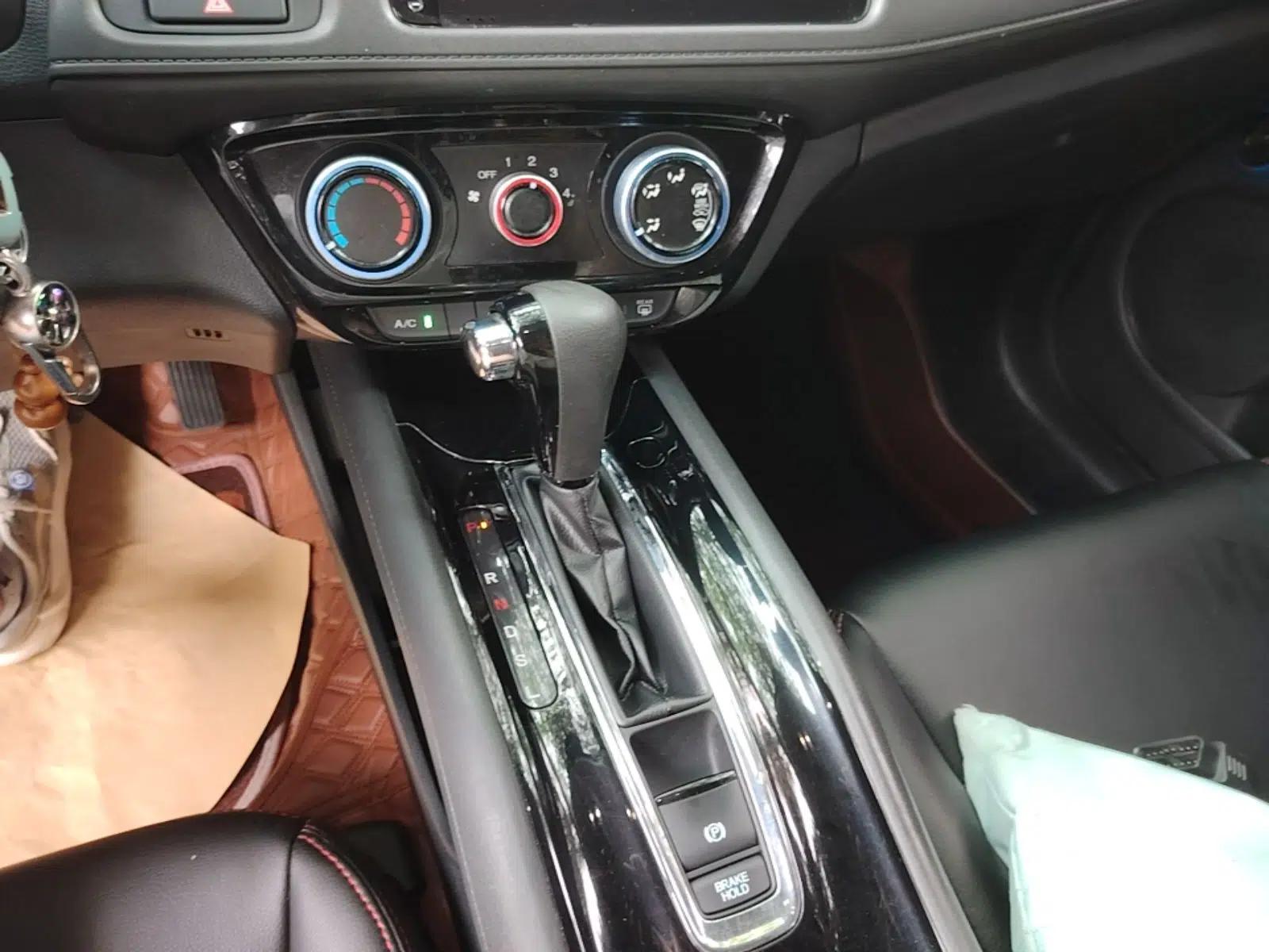 Honda Vezel 2019 1.5L CVT Pioneer Edition China VI — миниатюра 16