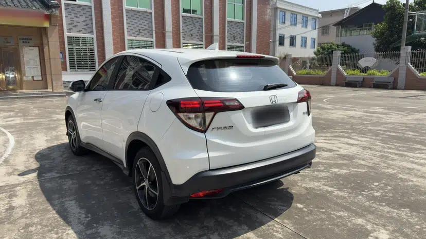 Honda Vezel 2020 1.5L CVT Luxury Edition — миниатюра 4