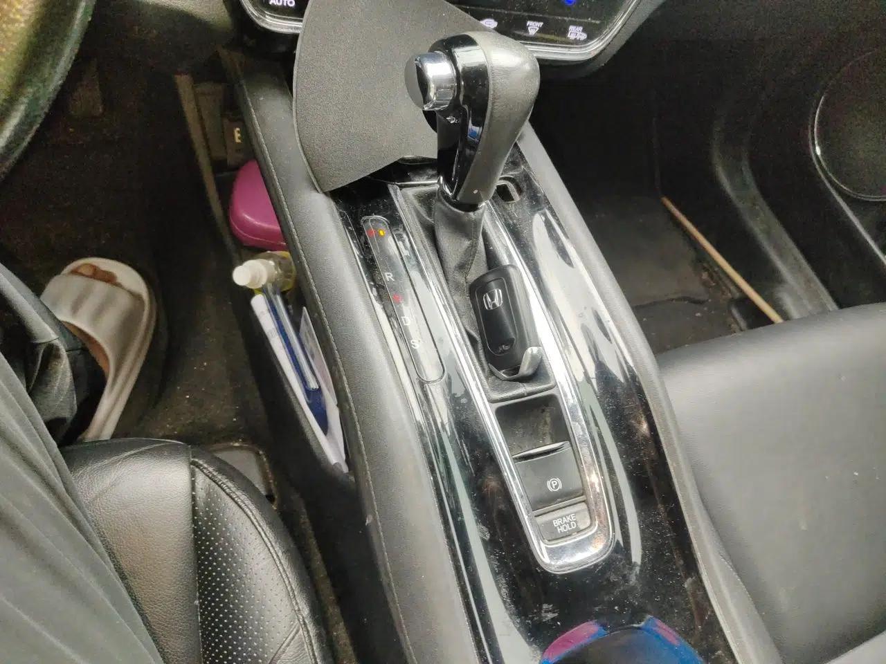 Honda Vezel 2015 1.8L CVT Four-Wheel Drive Flagship Model — миниатюра 14
