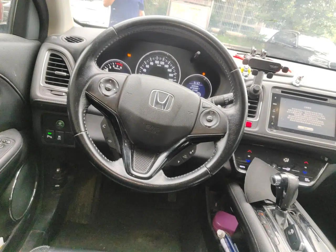 Honda Vezel 2015 1.8L CVT Four-Wheel Drive Flagship Model — миниатюра 10