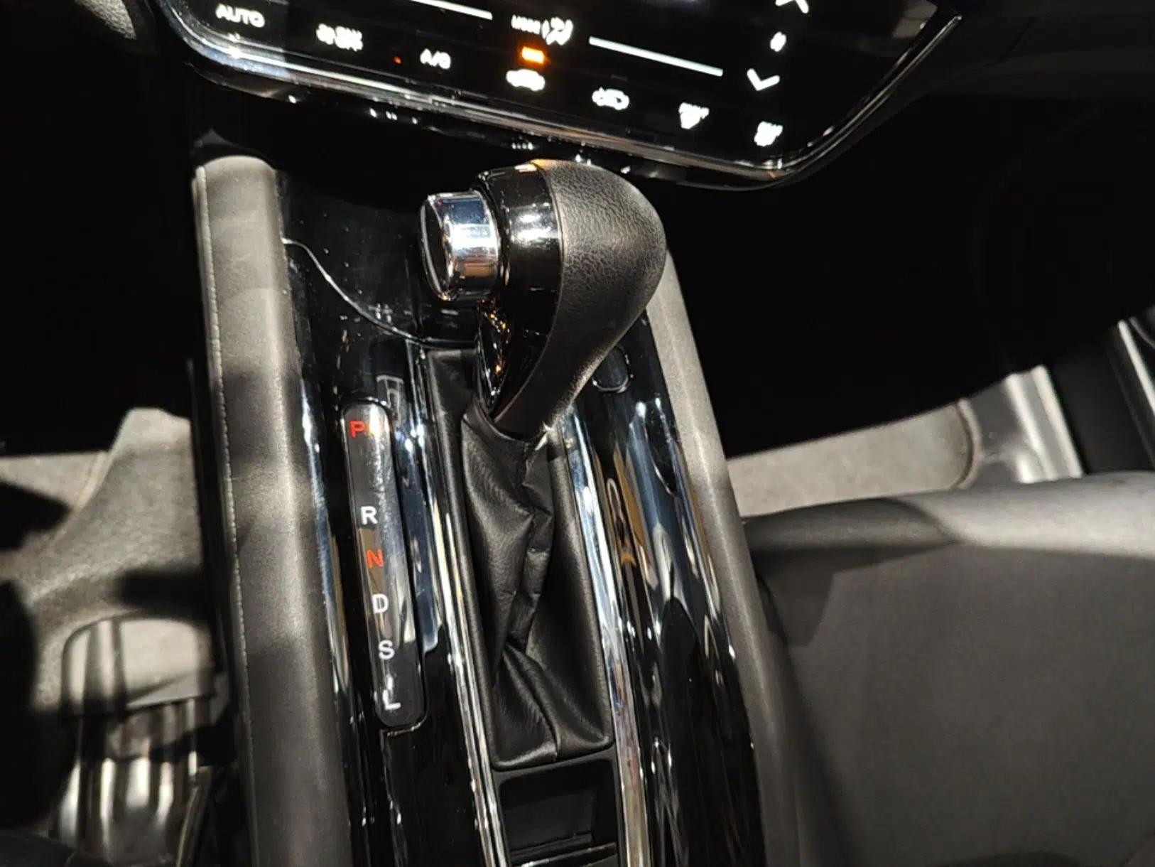 Honda Vezel 2019 220 TURBO CVT Elite Edition China VI — миниатюра 22
