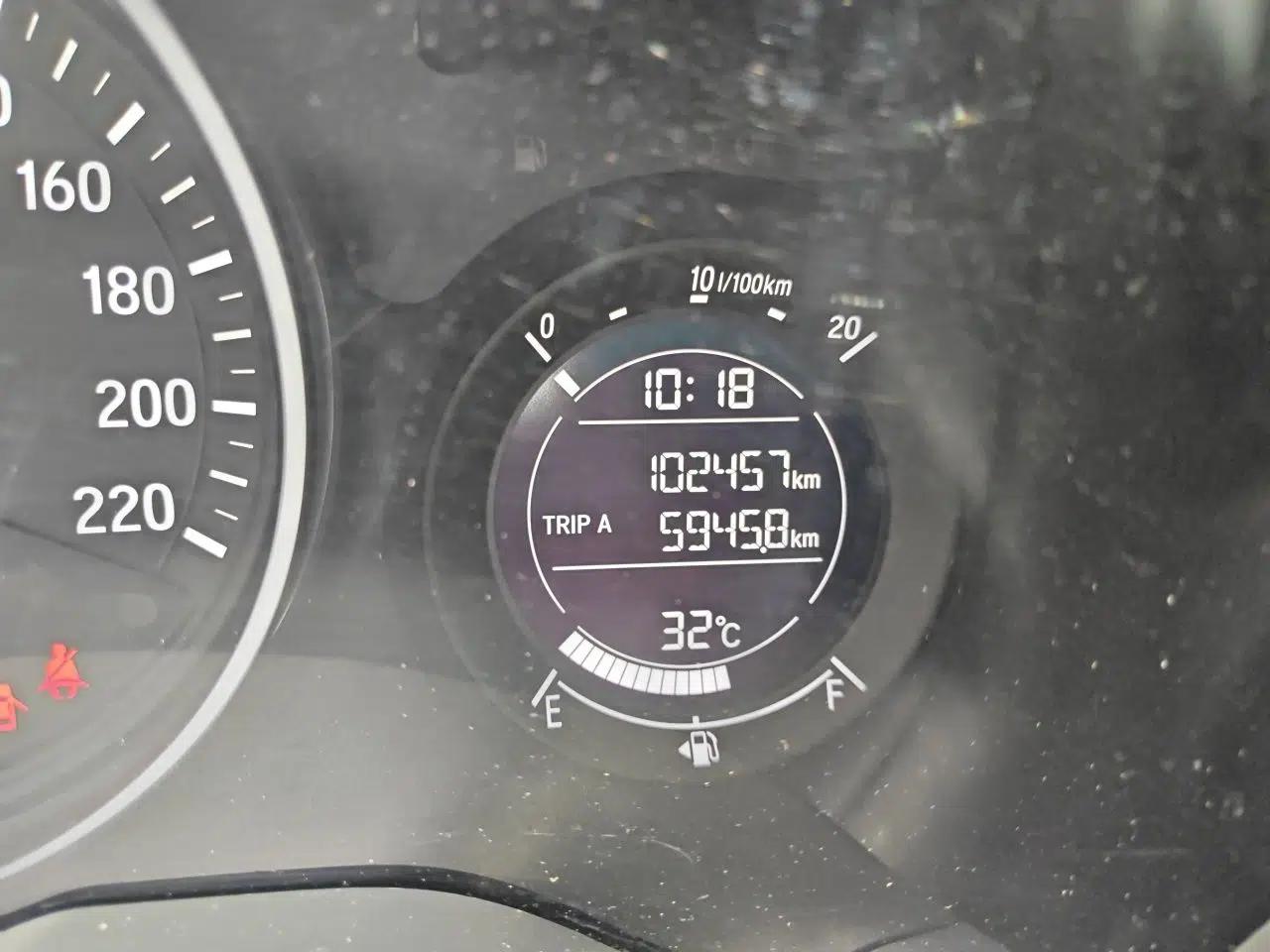 Honda Vezel 2015 1.5L CVT two-wheel drive Comfort trim — миниатюра 12