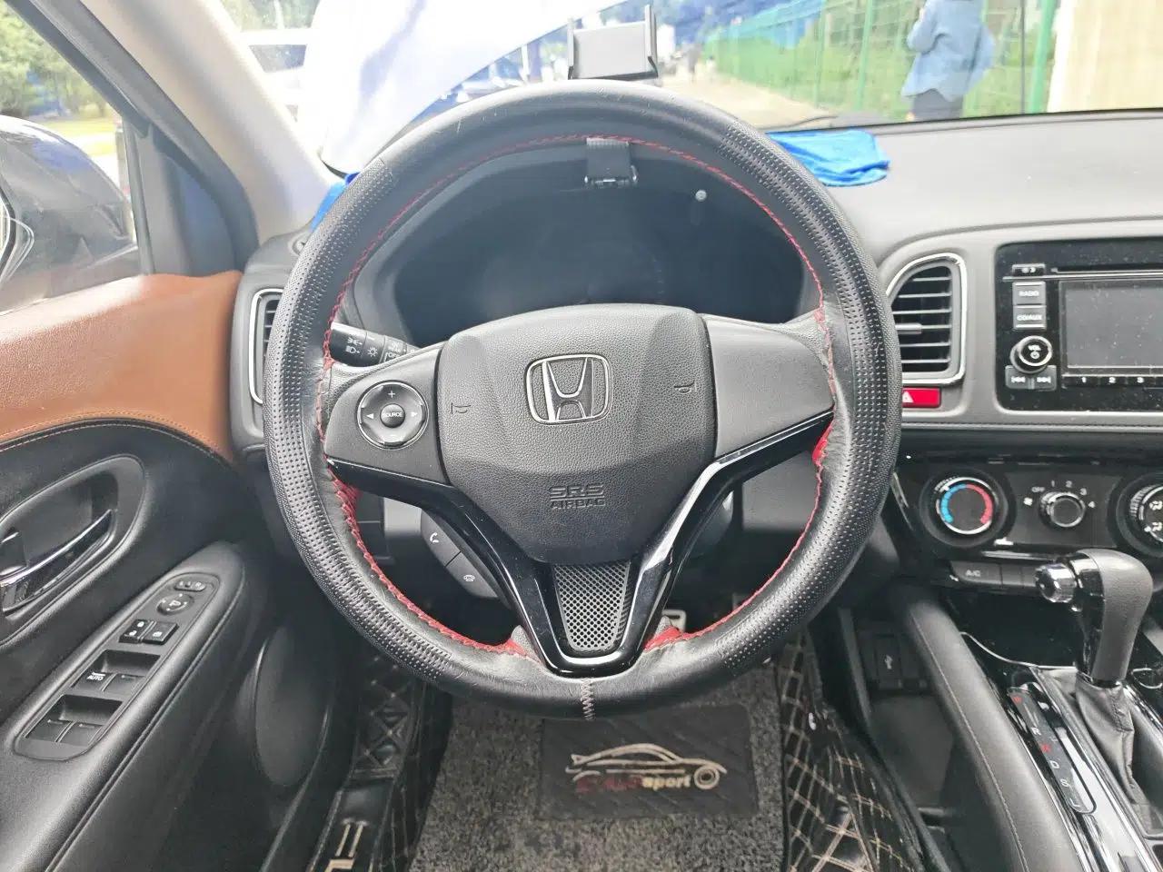 Honda Vezel 2015 1.5L CVT two-wheel drive Comfort trim — миниатюра 10