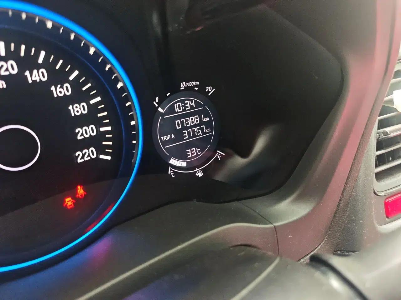 Honda Vezel 2015 1.5L CVT two-wheel drive Comfort trim — миниатюра 12