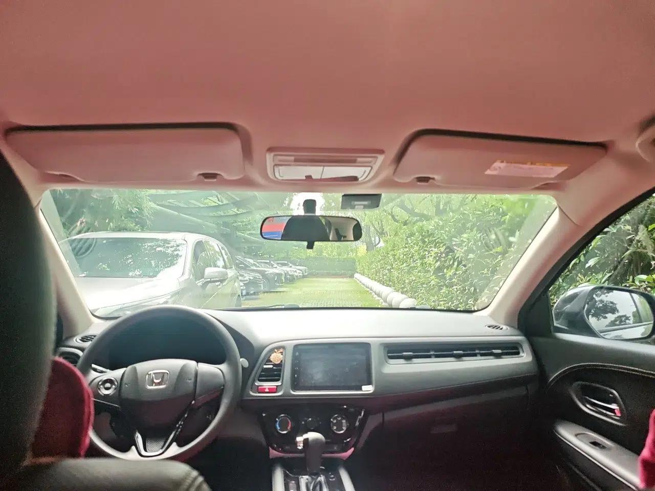 Honda Vezel 2015 1.5L CVT two-wheel drive Comfort trim — миниатюра 18