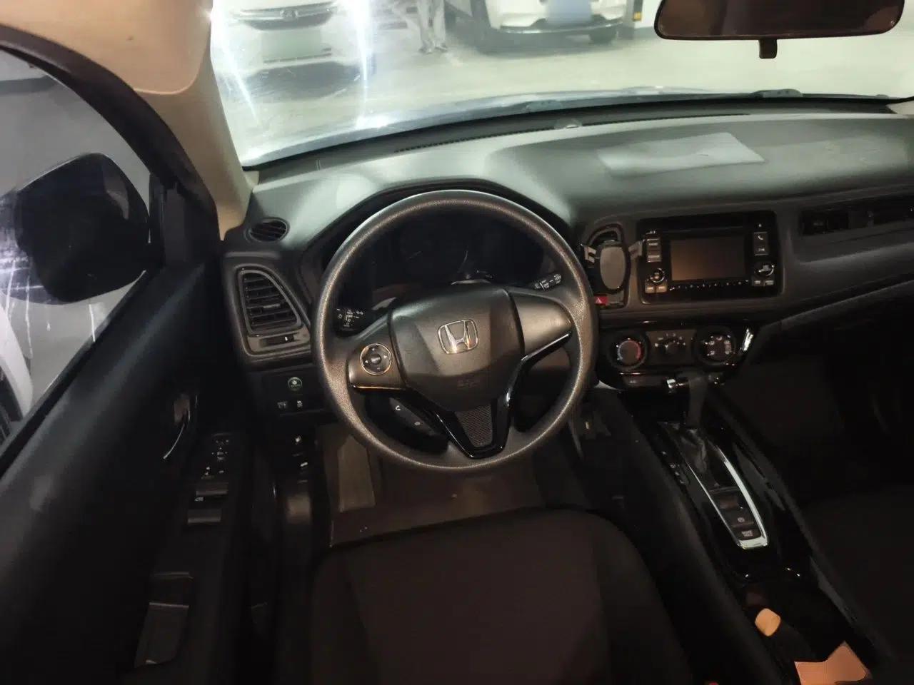 Honda Vezel 2015 1.5L CVT two-wheel drive Comfort trim — миниатюра 10