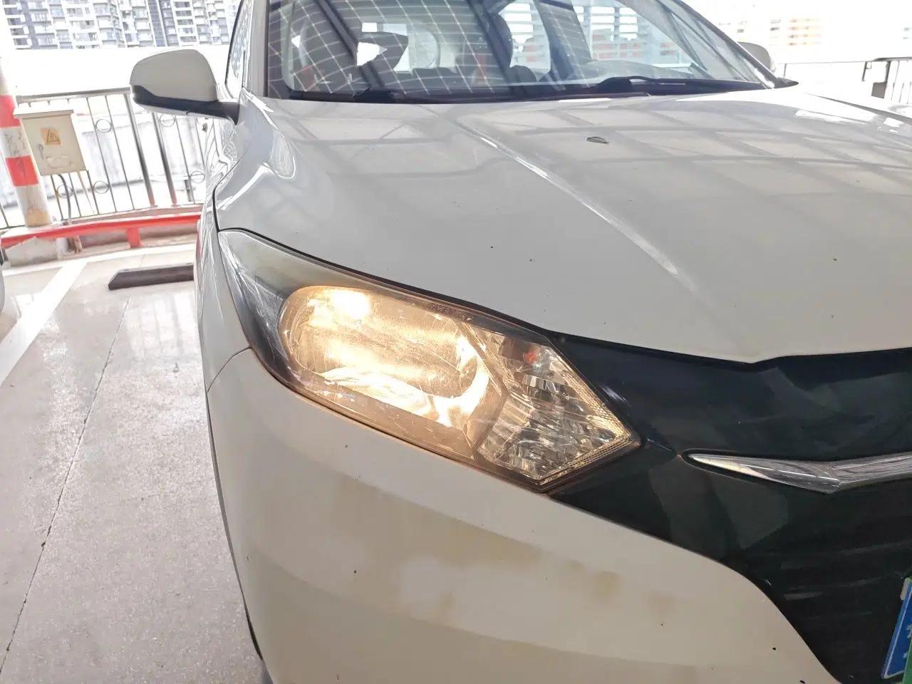 Honda Vezel 2017 1.5L CVT 2WD Comfort Model — миниатюра 7