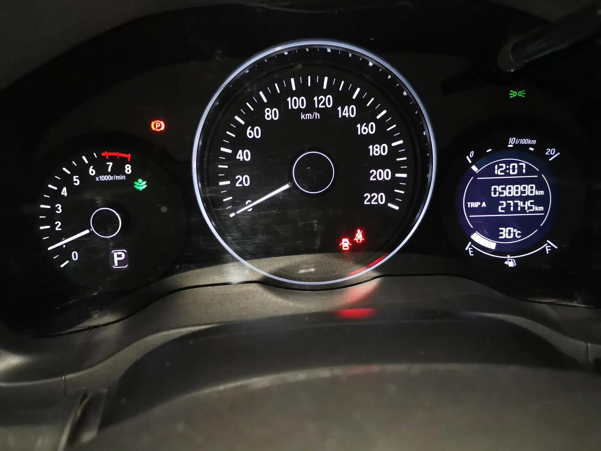 Honda Vezel 2020 1.5L CVT Pioneer Edition — миниатюра 11