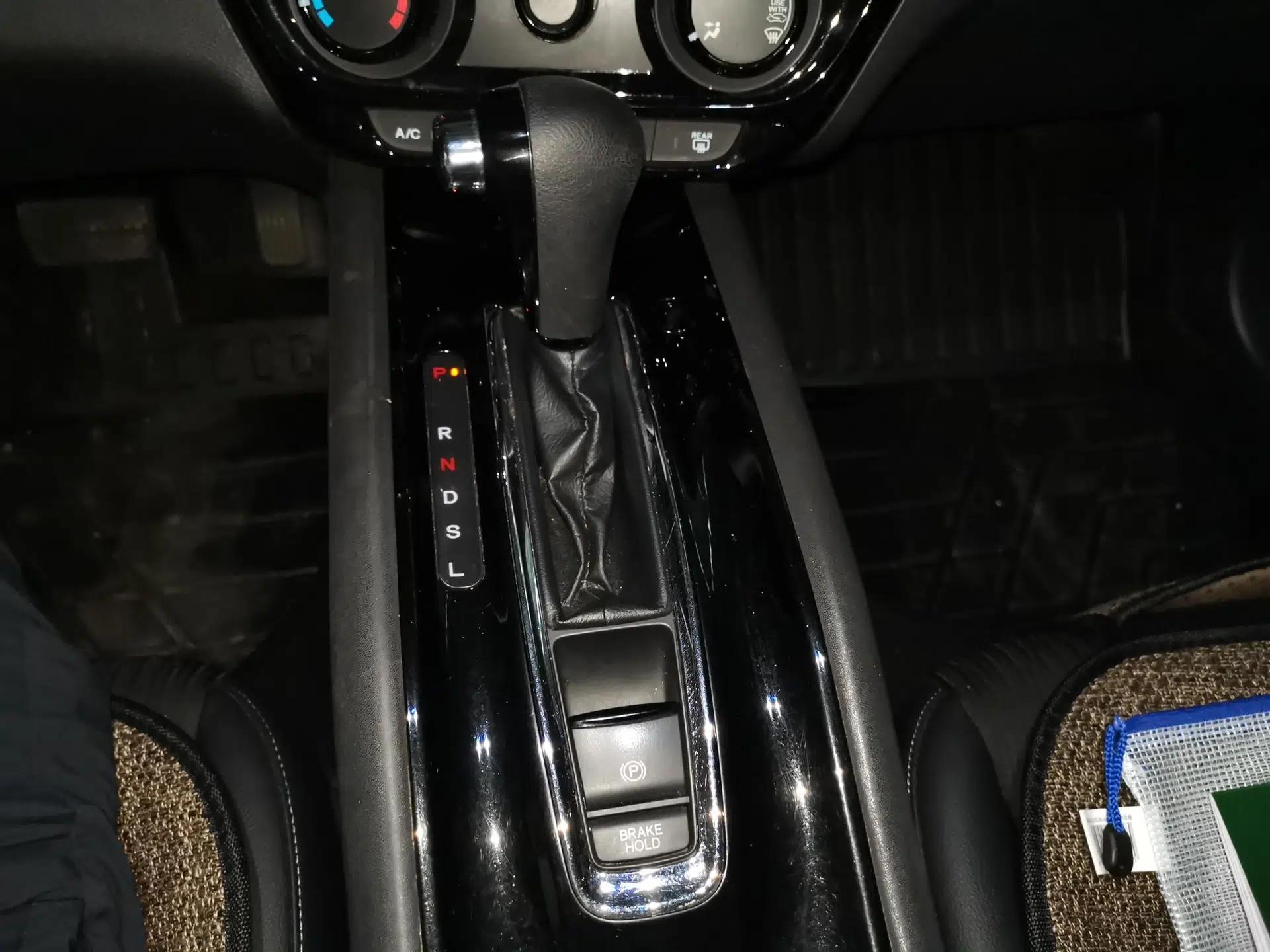 Honda Vezel 2020 1.5L CVT Pioneer Edition — миниатюра 14