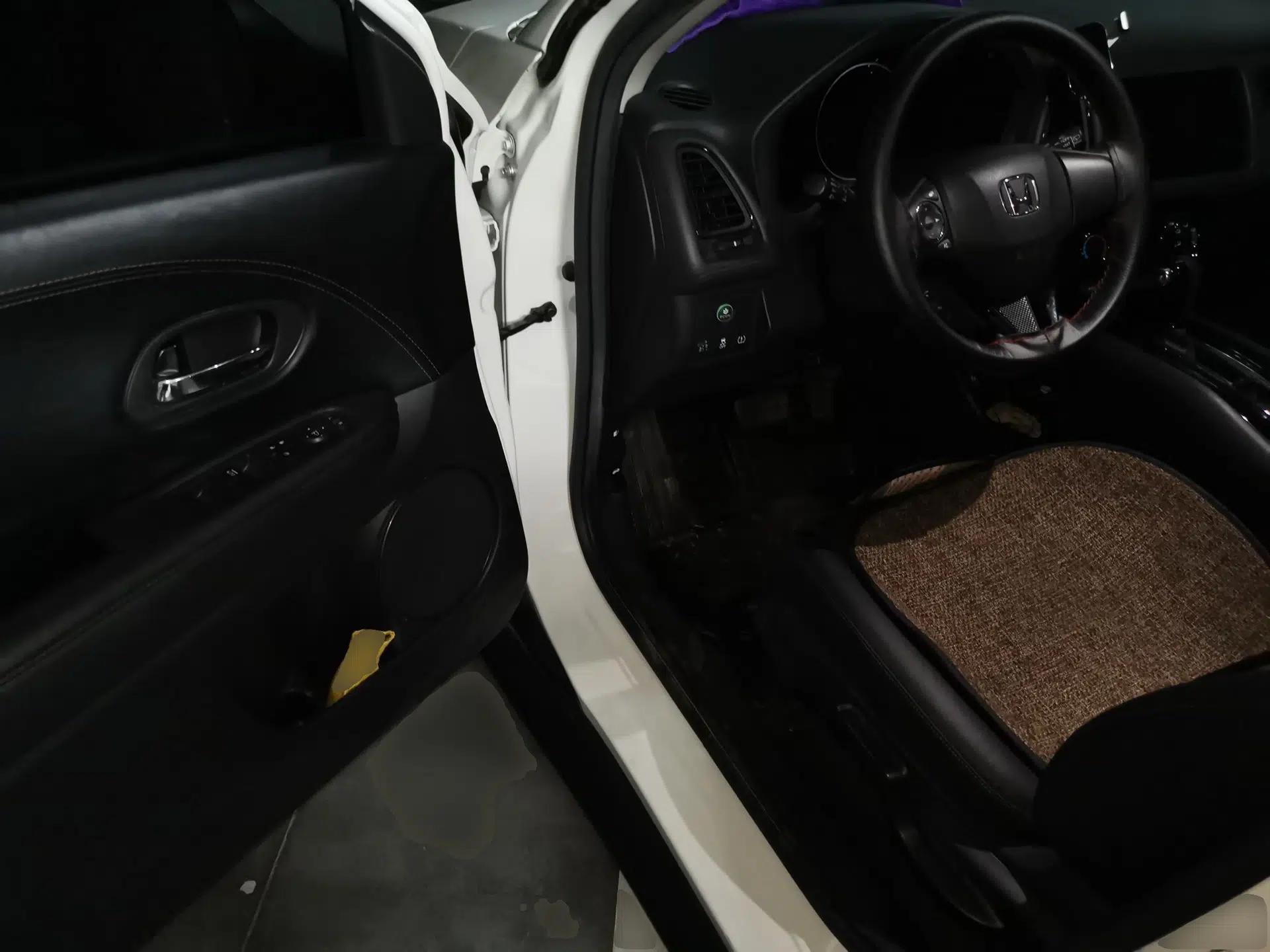 Honda Vezel 2020 1.5L CVT Pioneer Edition — миниатюра 16