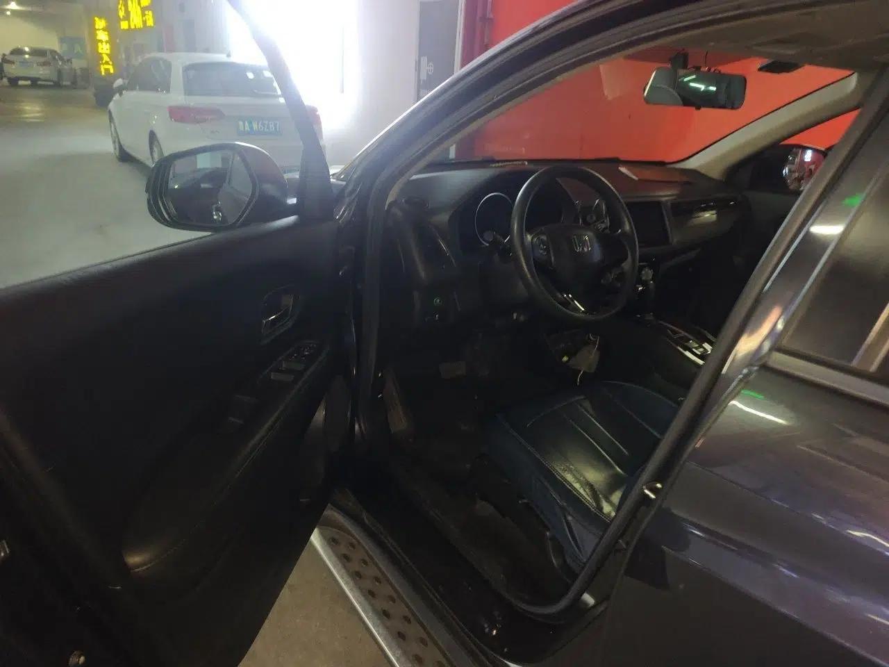 Honda Vezel 2017 1.5L CVT 2WD Comfort Model — миниатюра 16