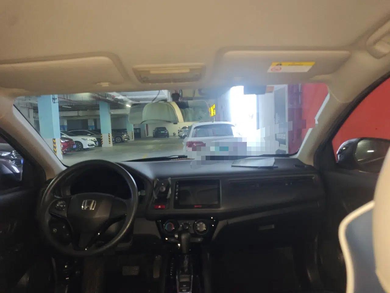 Honda Vezel 2017 1.5L CVT 2WD Comfort Model — миниатюра 18