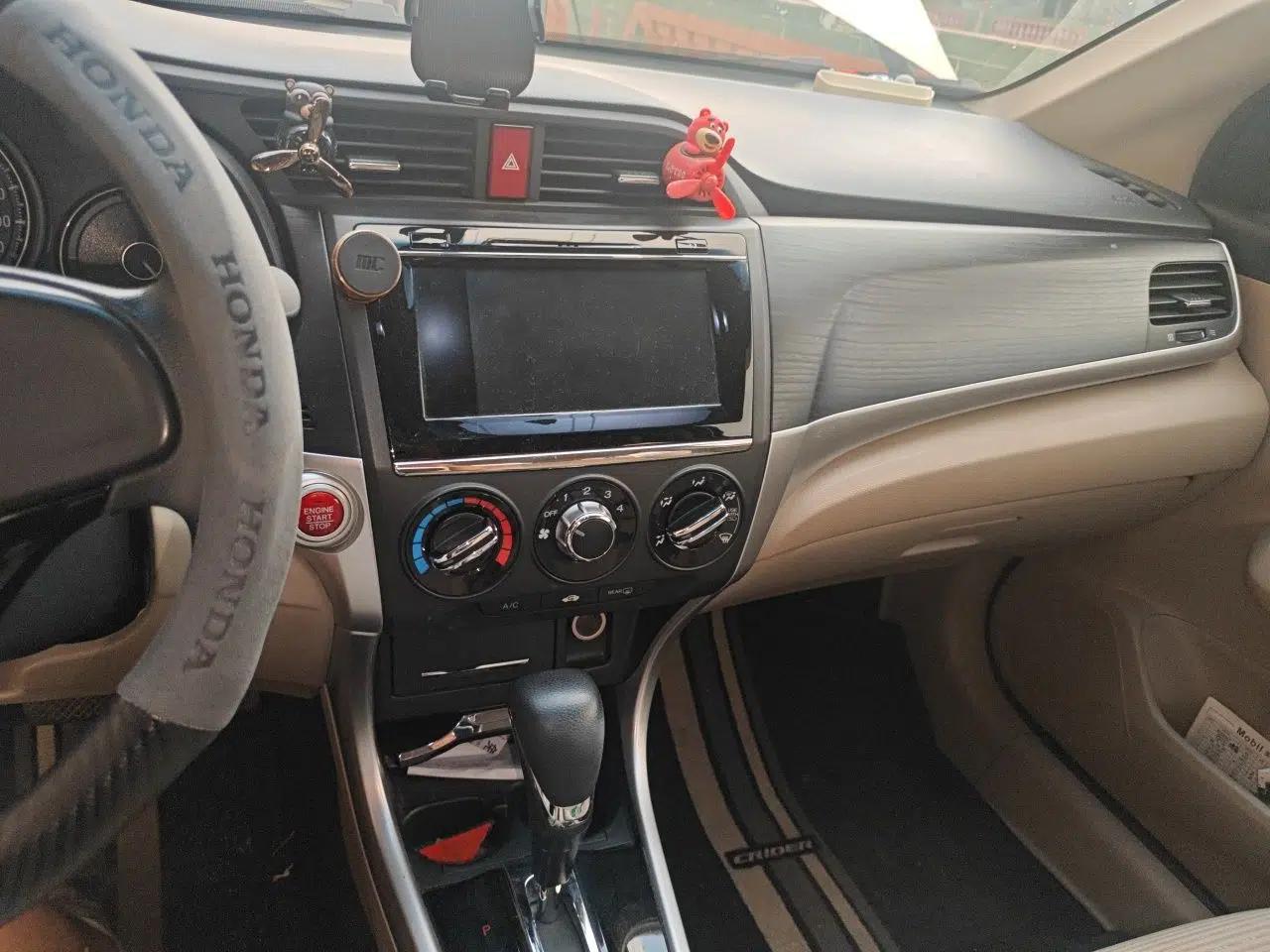 Honda Crider 2016 1.8L CVT Luxury Edition — миниатюра 13