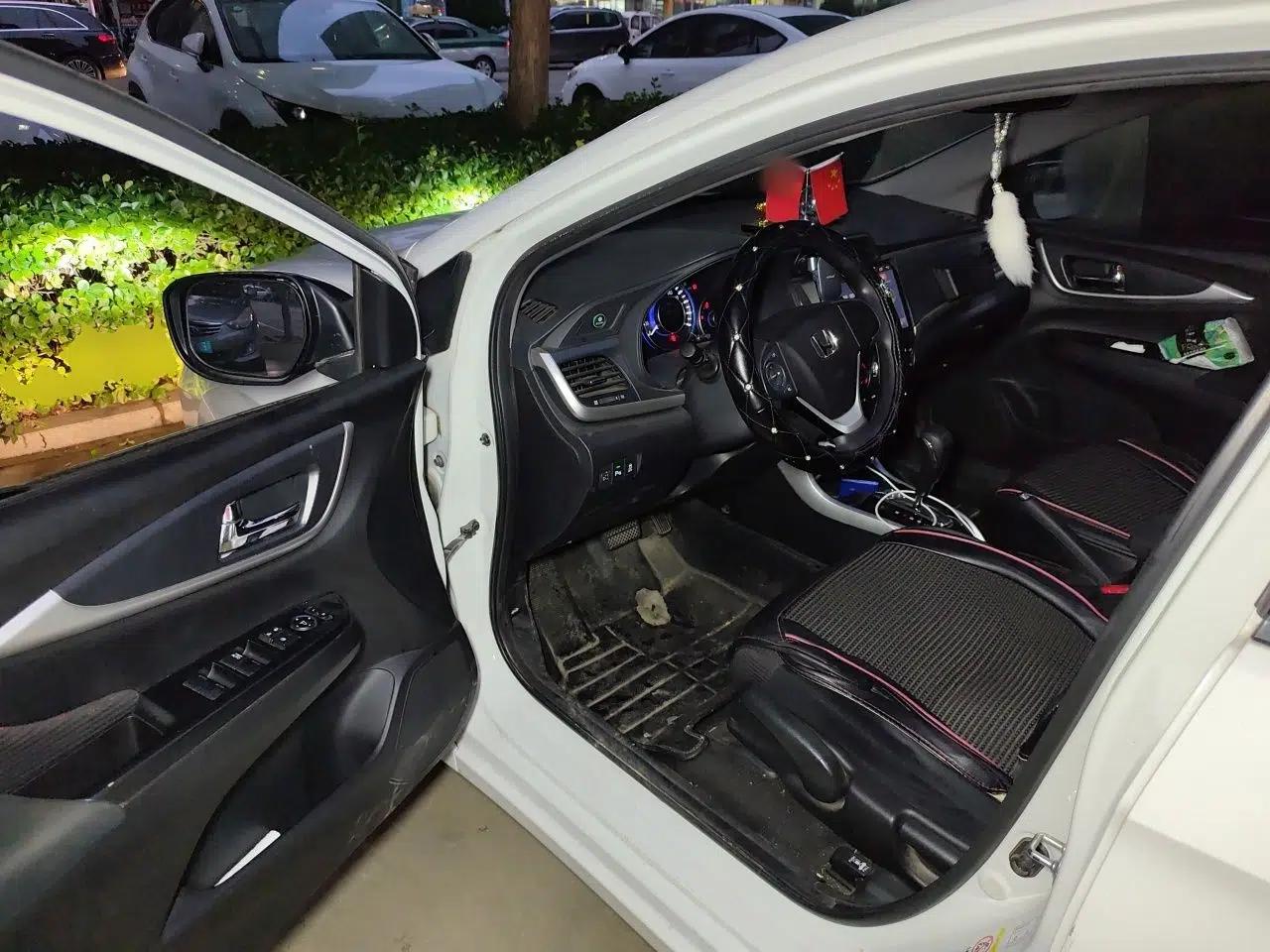 Honda Crider 2016 1.8L CVT Luxury Edition — миниатюра 13