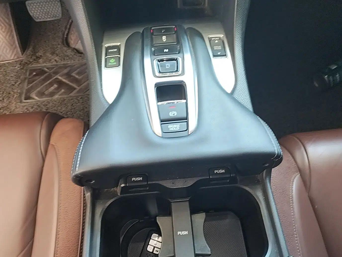 Honda Avancier 2017 370TURBO Four-Wheel Drive Prestige Edition — миниатюра 21