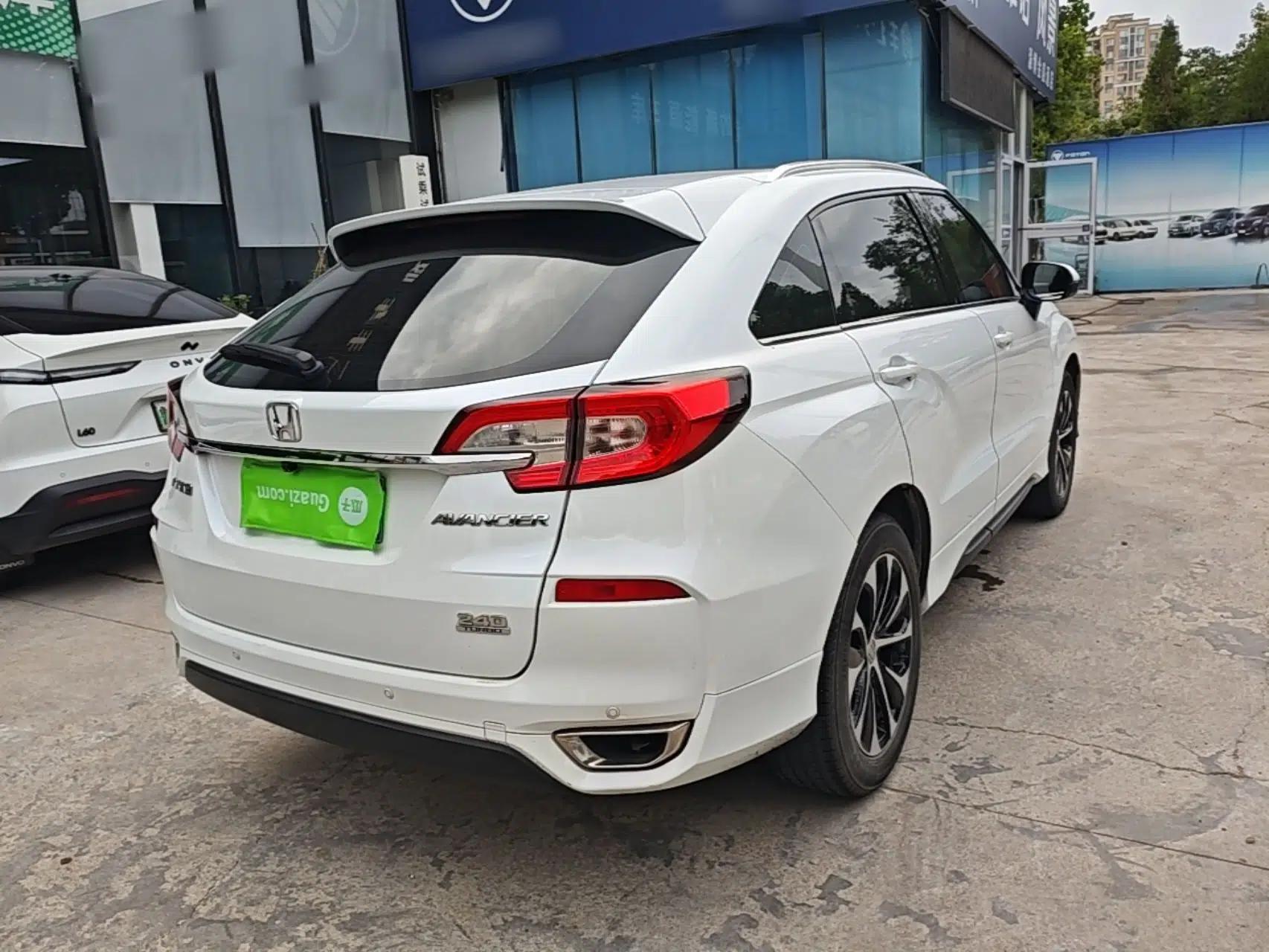 Honda Avancier 2017 240TURBO Two-Wheel Drive Comfort Version — миниатюра 6