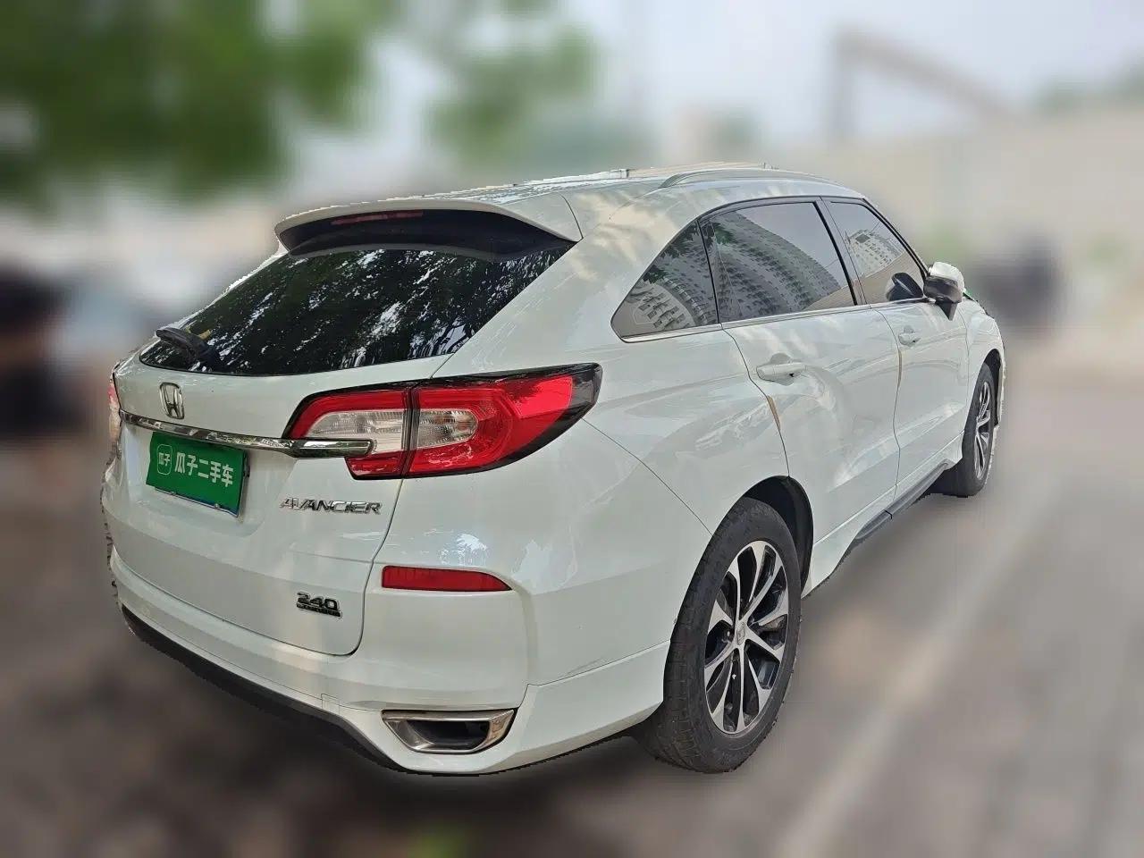 Honda Avancier 2017 240TURBO Two-Wheel Drive Elite Edition — миниатюра 6