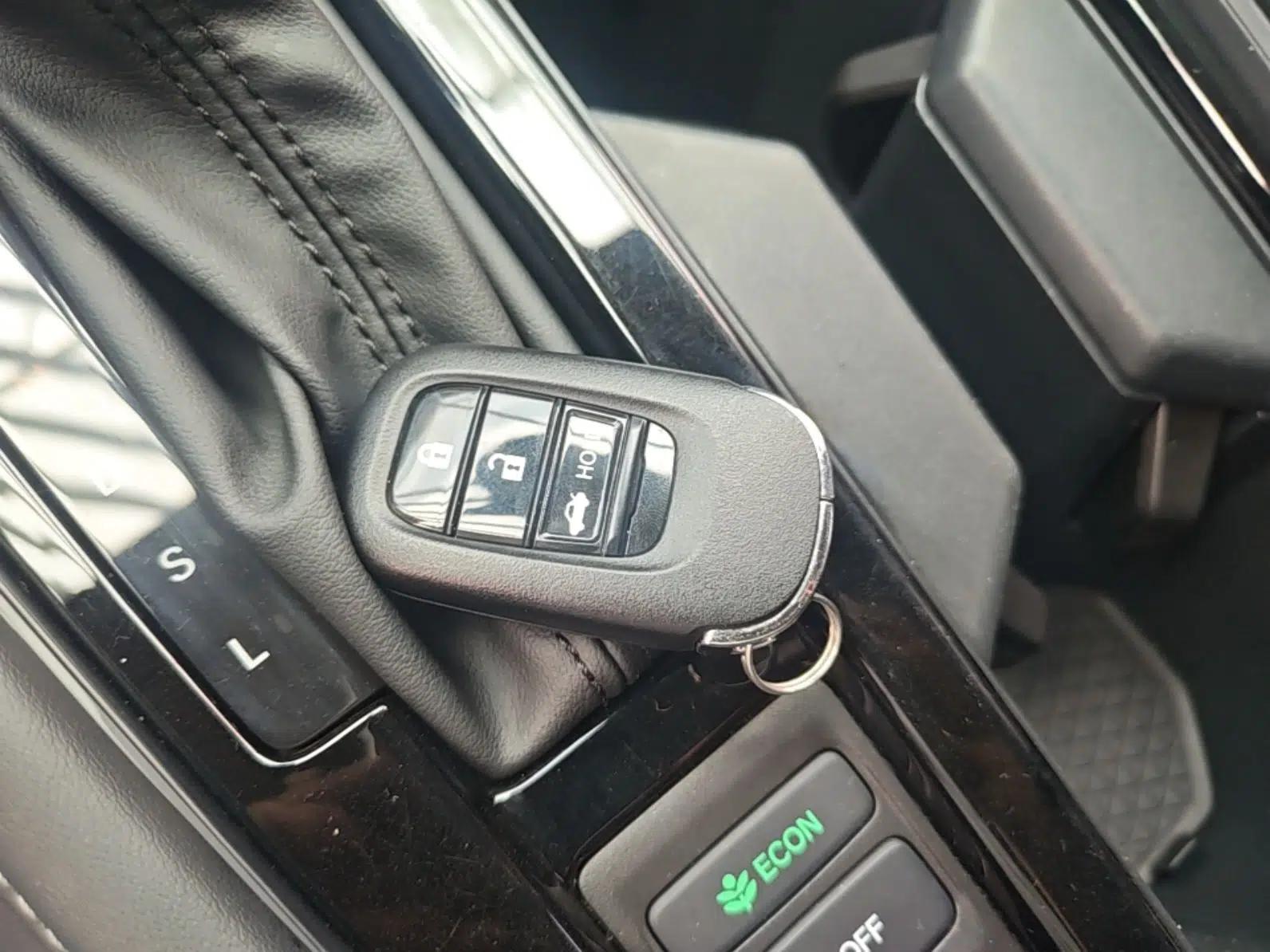 Honda Inspire 2023 260TURBO Deluxe Edition — миниатюра 28