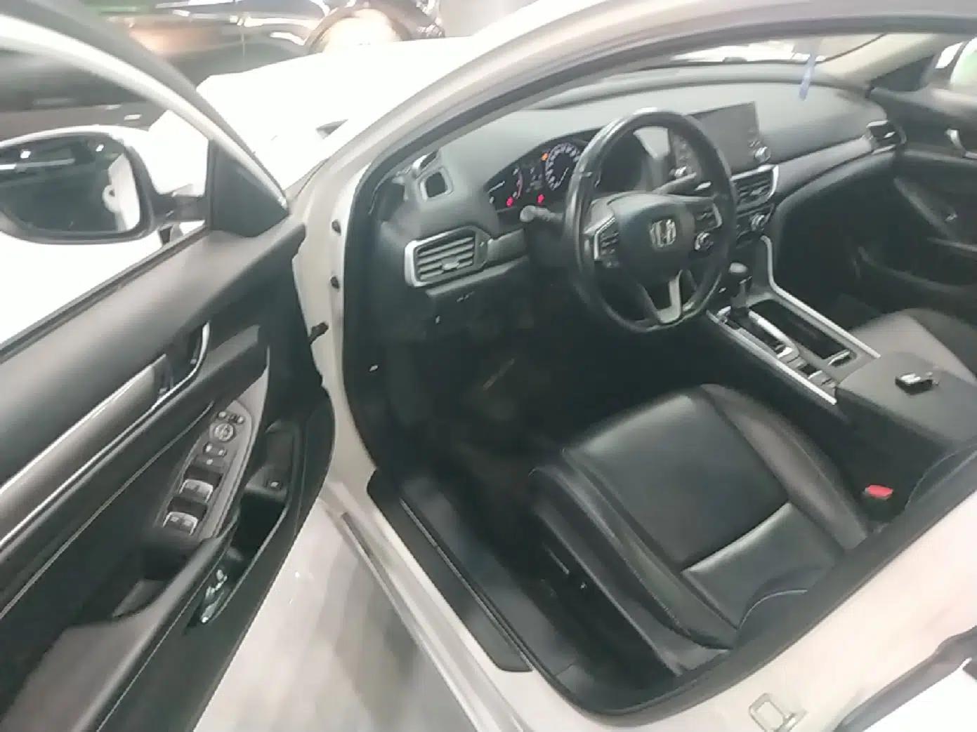 Honda Inspire 2019 260TURBO Elegant Edition China VI Emission Standard — миниатюра 18