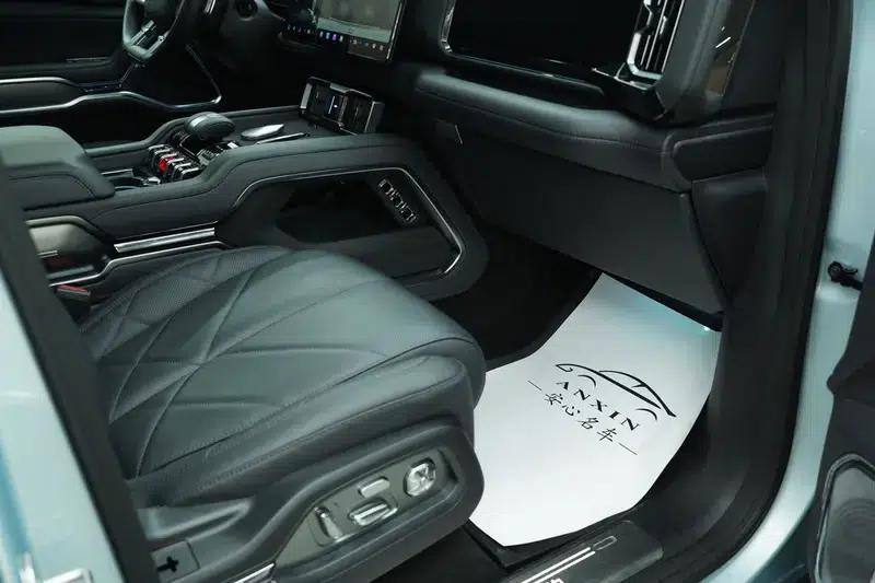 Leopard 8 2025 Smart & Brave Flagship Edition 6-seater — миниатюра 11