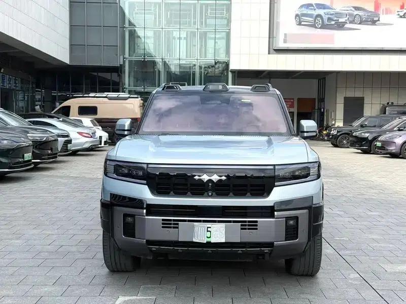 Leopard 8 2025 Smart & Brave Flagship Edition 7-Seater — миниатюра 2