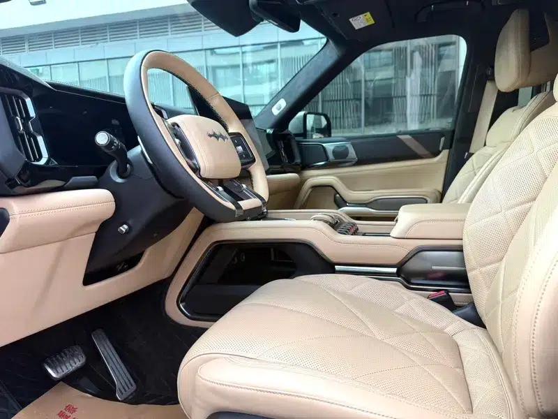 Leopard 8 2025 Smart & Brave Flagship Edition 7-Seater — миниатюра 9