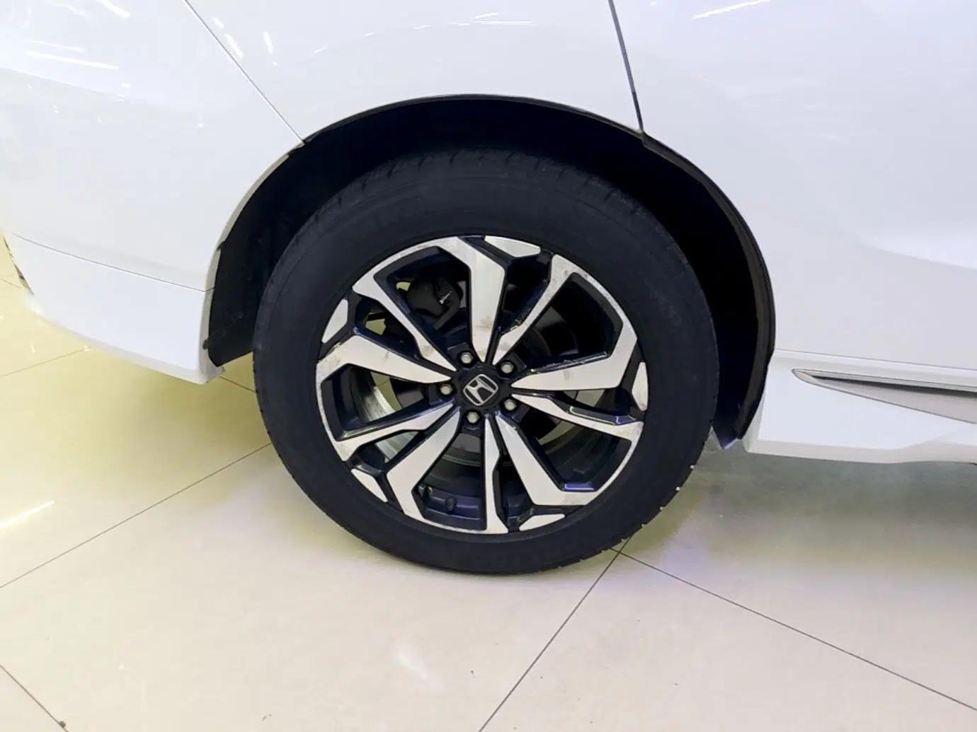 Honda UR-V 2017 240TURBO Two-Wheel Drive Luxury Edition China V — миниатюра 11