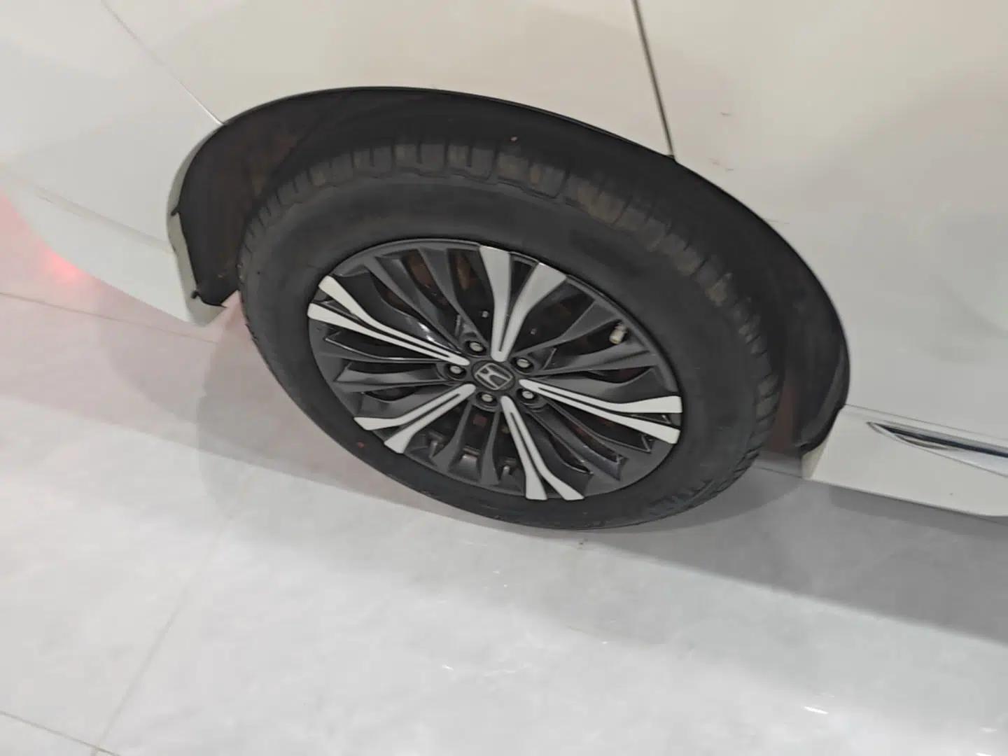 Honda UR-V 2020 370TURBO Four-Wheel Drive Prestige Edition — миниатюра 11