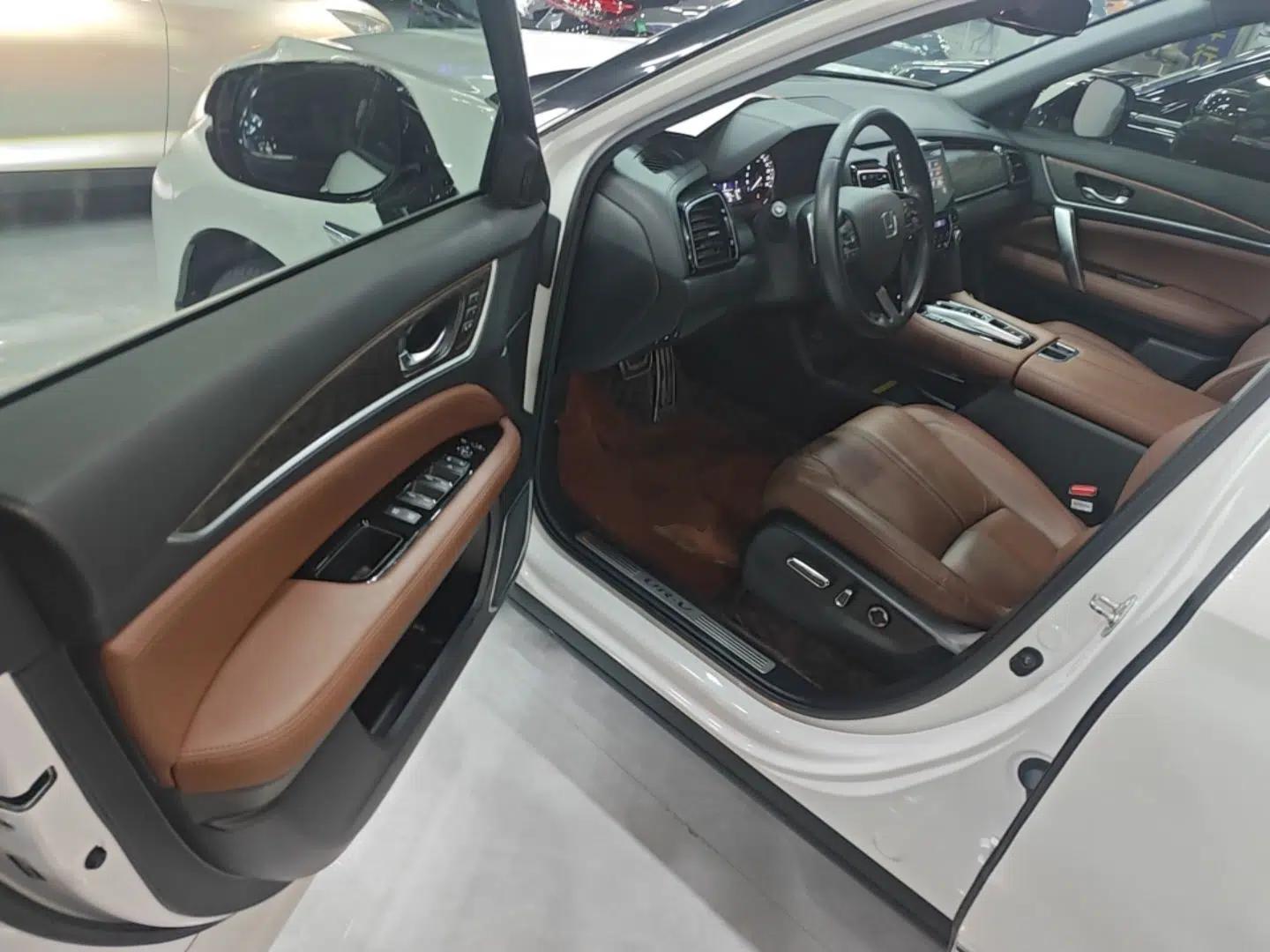 Honda UR-V 2020 370TURBO Four-Wheel Drive Prestige Edition — миниатюра 18