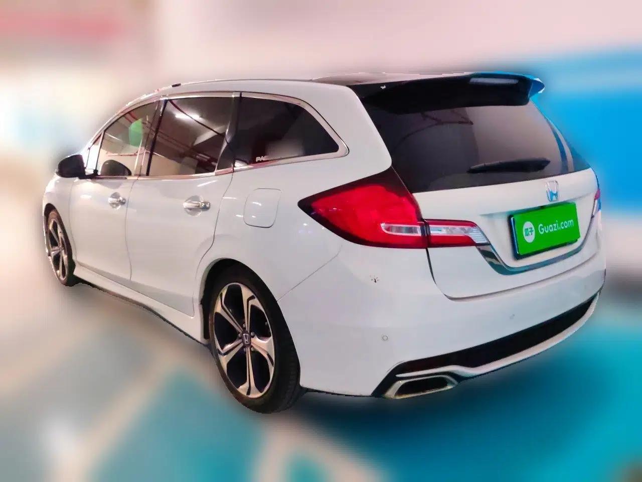 Honda Jade 2017 210 TURBO CVT Luxury Edition 5 Seats — миниатюра 4
