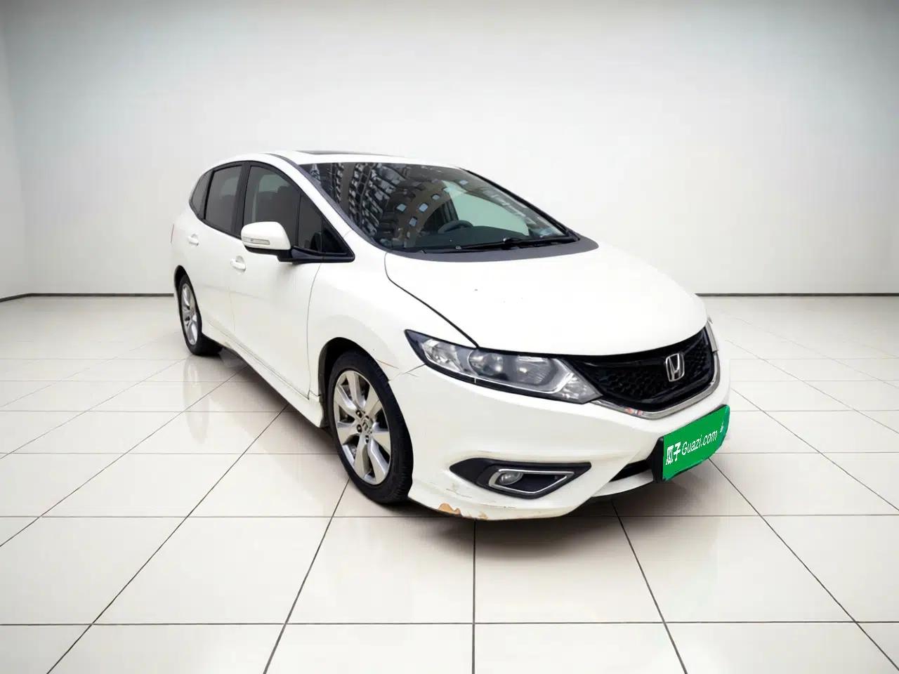 Honda Jade 2014 1.8L Automatic Comfort Elite Version 5 Seats — миниатюра 3