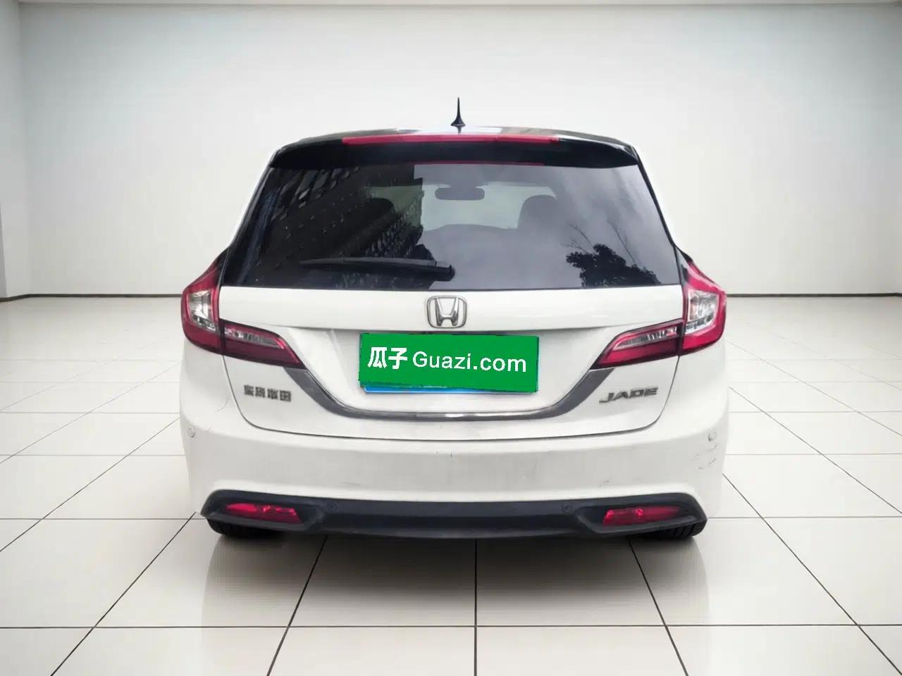 Honda Jade 2014 1.8L Automatic Comfort Elite Version 5 Seats — миниатюра 5