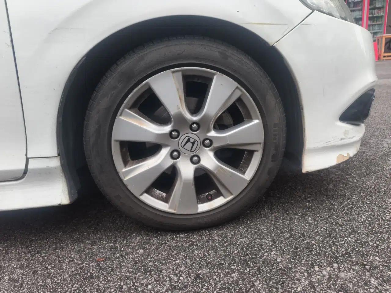 Honda Jade 2014 1.8L Automatic Comfort Elite Version 5 Seats — миниатюра 8