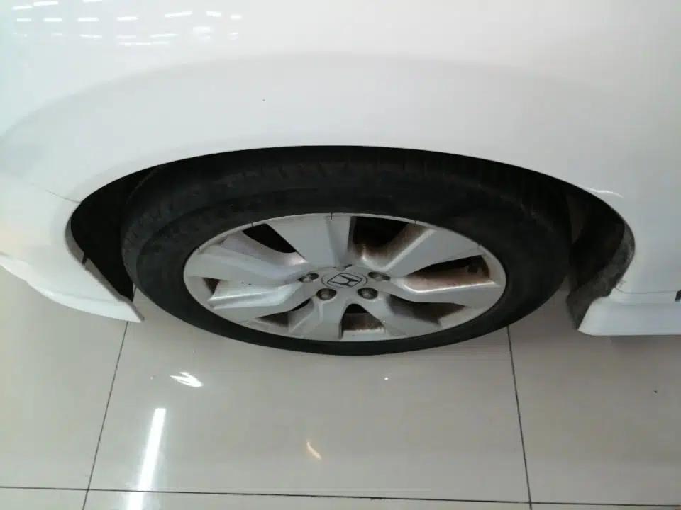 Honda Jade 2014 1.8L Automatic Comfort Elite Version 5 Seats — миниатюра 10
