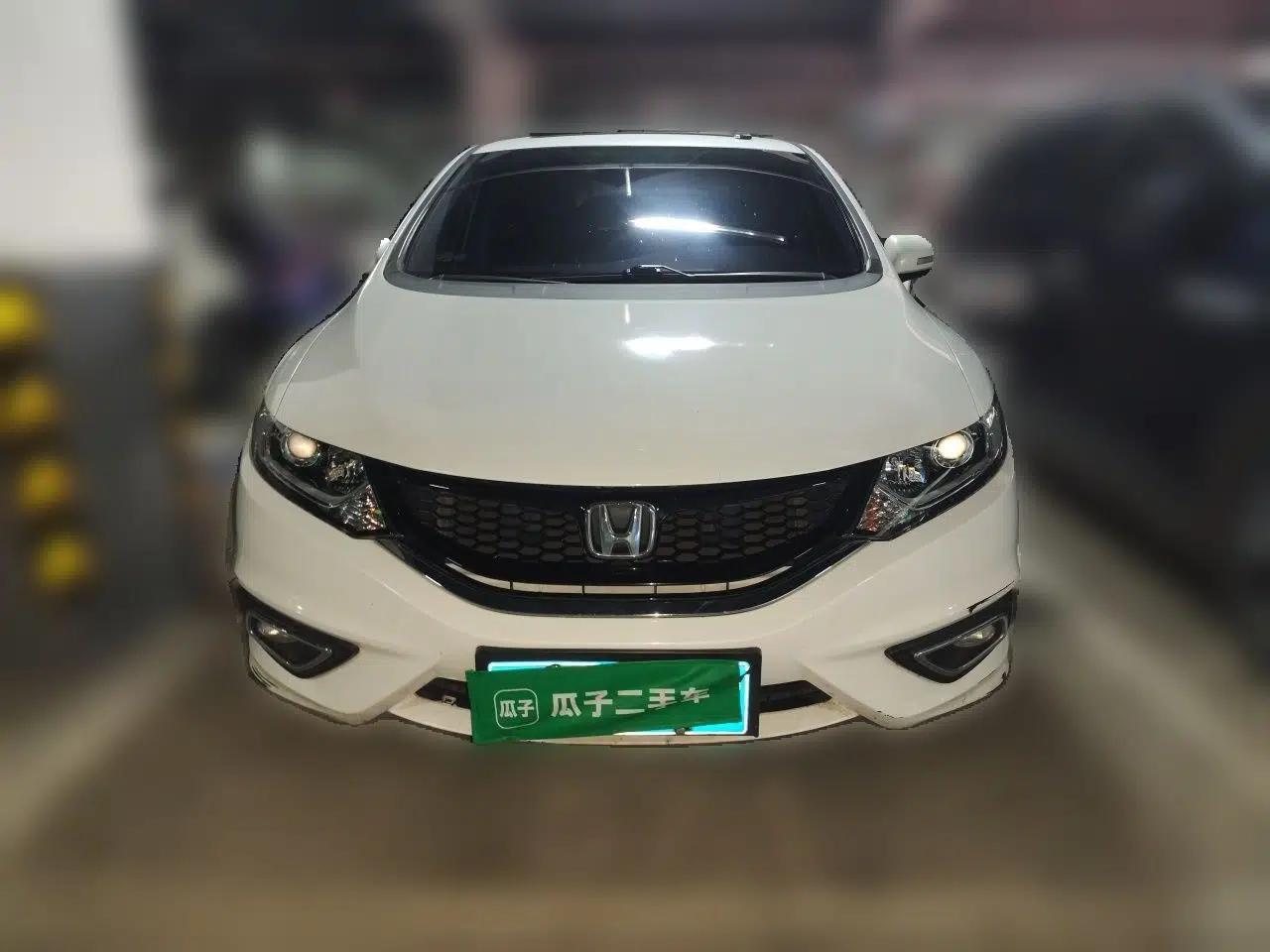 Honda Jade 2016 1.8L Automatic Comfort Elite Version 5 Seats — миниатюра 2