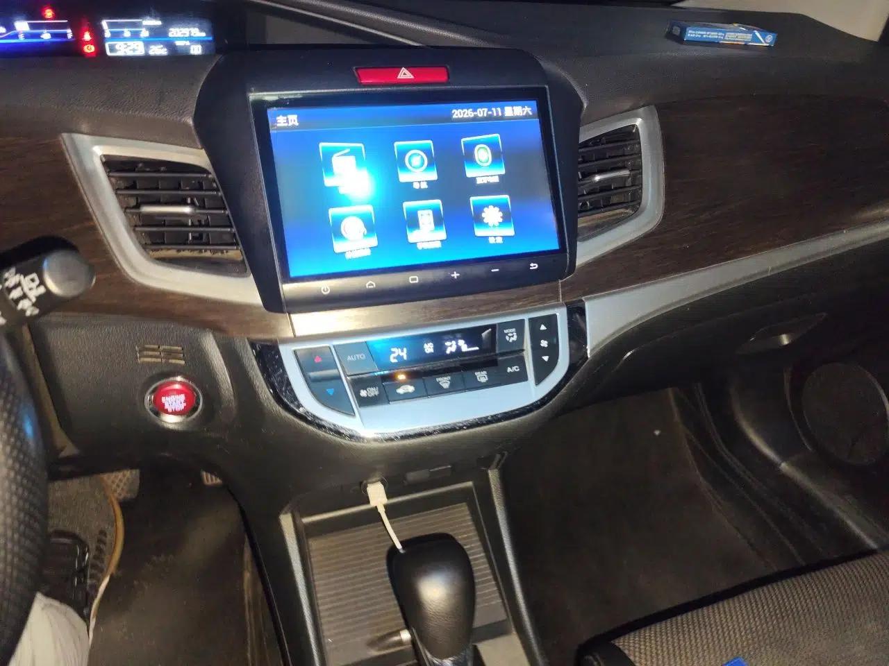 Honda Jade 2016 1.8L Automatic Comfort Elite Version 5 Seats — миниатюра 13
