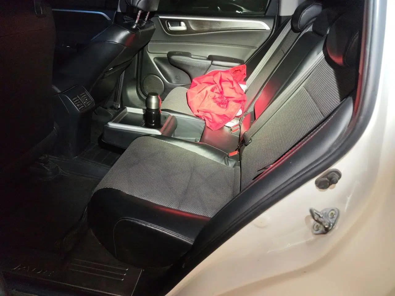 Honda Jade 2016 1.8L Automatic Comfort Elite Version 5 Seats — миниатюра 17