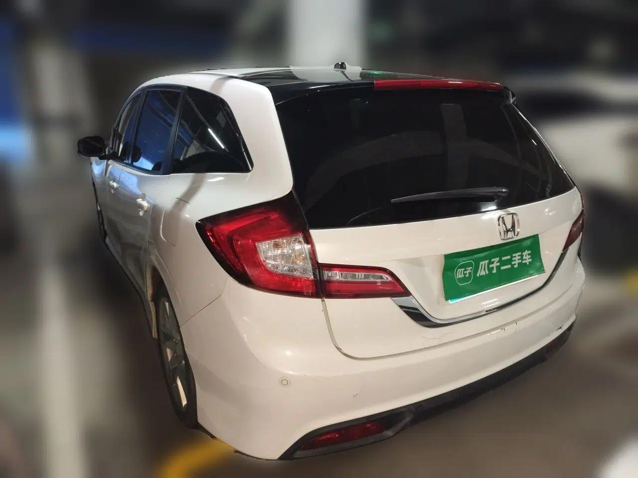 Honda Jade 2016 1.8L Automatic Comfort Elite Version 5 Seats — миниатюра 4