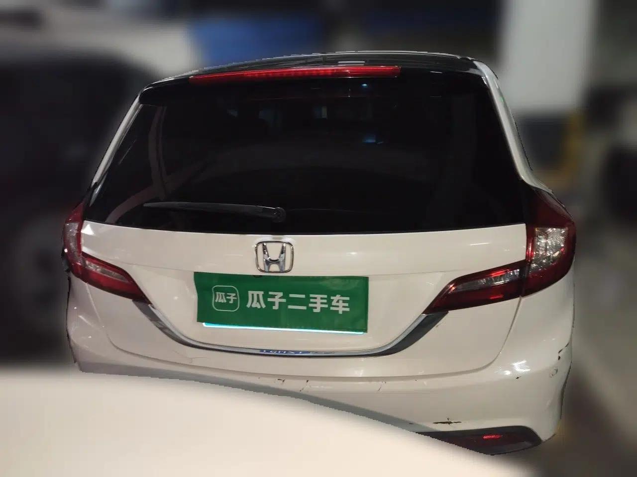 Honda Jade 2016 1.8L Automatic Comfort Elite Version 5 Seats — миниатюра 5