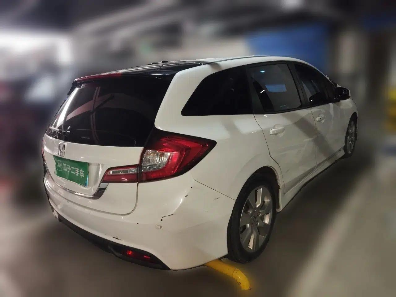 Honda Jade 2016 1.8L Automatic Comfort Elite Version 5 Seats — миниатюра 6