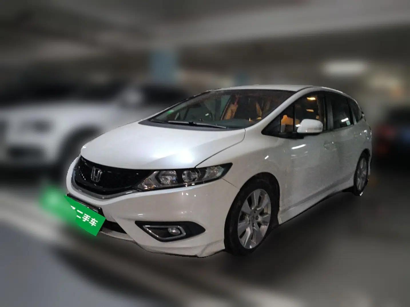 Honda Jade 2016 1.8L Automatic Comfort Version 5 Seats — миниатюра 1