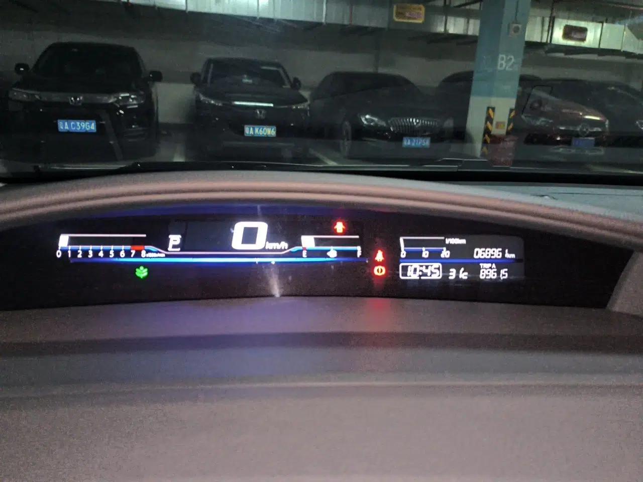 Honda Jade 2016 1.8L Automatic Comfort Version 5 Seats — миниатюра 11