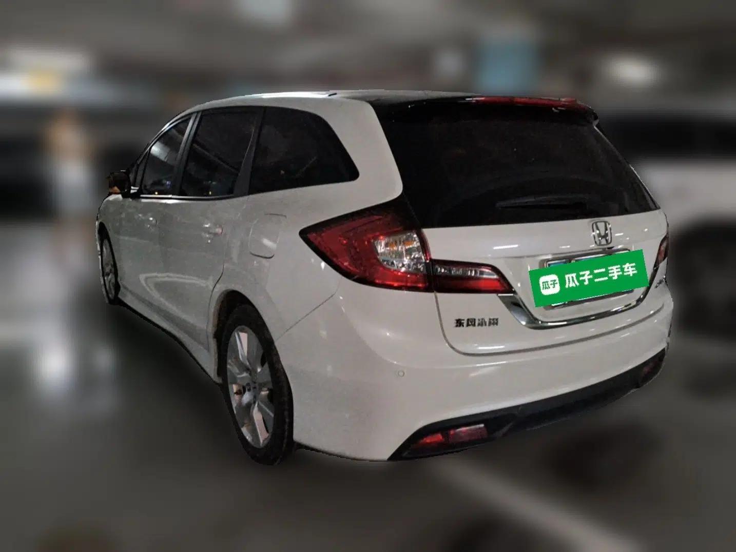 Honda Jade 2016 1.8L Automatic Comfort Version 5 Seats — миниатюра 4