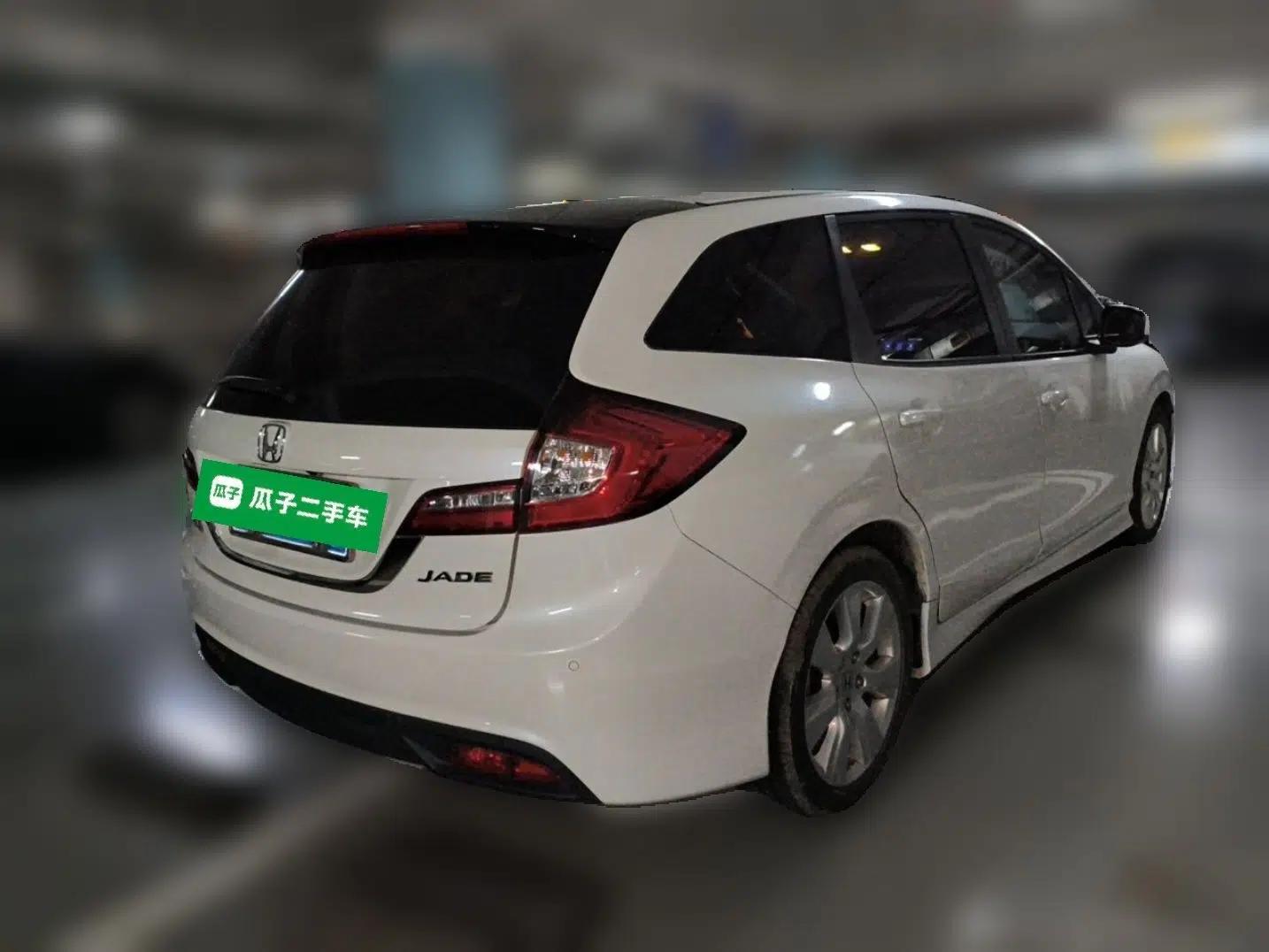 Honda Jade 2016 1.8L Automatic Comfort Version 5 Seats — миниатюра 6