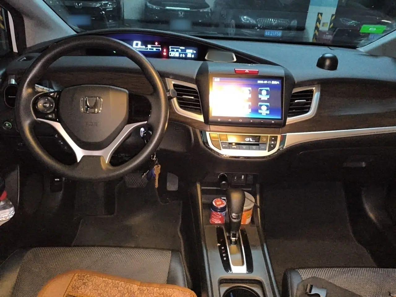 Honda Jade 2016 1.8L Automatic Comfort Version 5 Seats — миниатюра 9